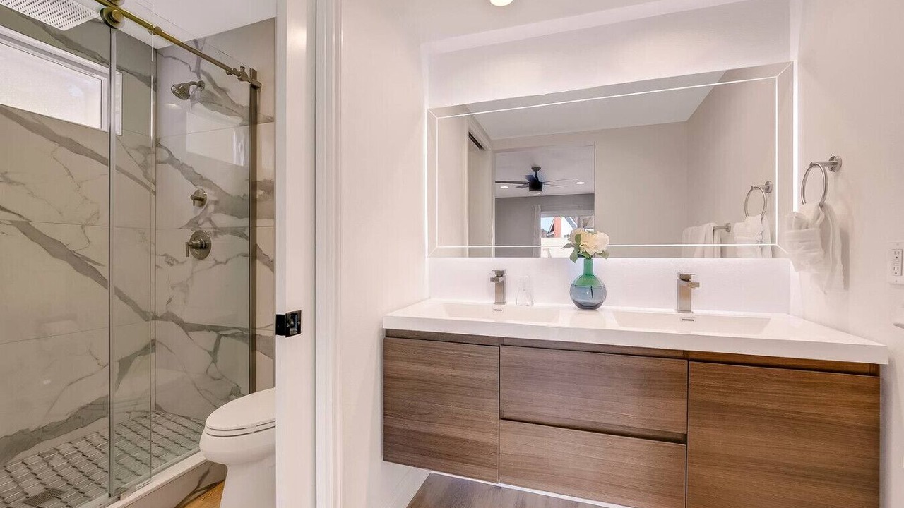 Photo of Bathroom in East Side Costa Mesa