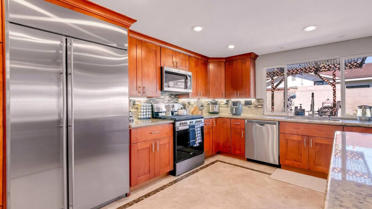 Photo of Kitchen in East Side Costa Mesa