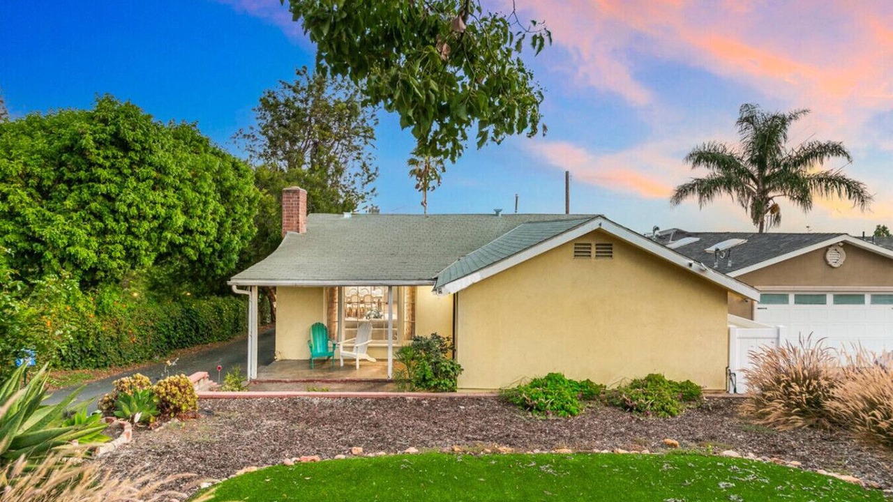 Photo of Outdoor in Orange
