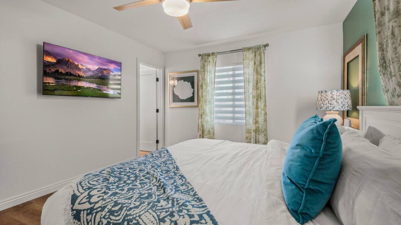 Photo of Bedroom in Orange