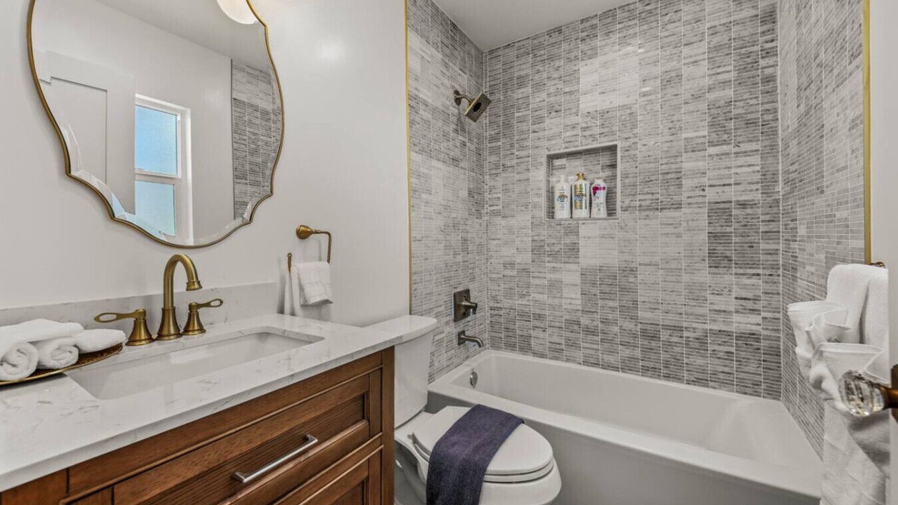 Photo of Bathroom in Orange