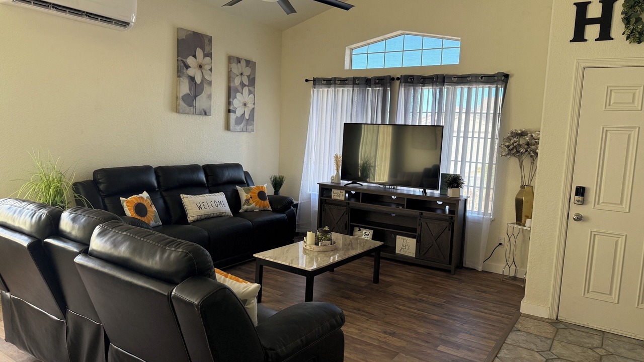 Photo of Livingroom in Bullhead City