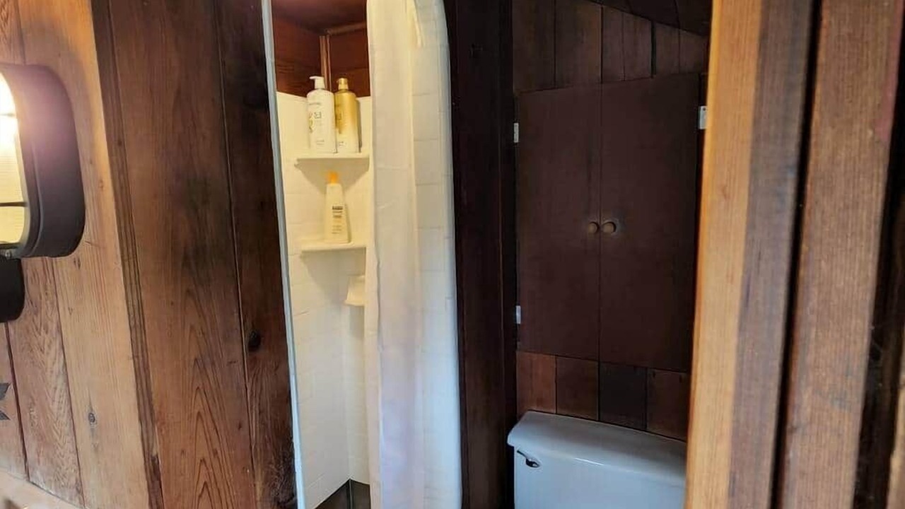 Photo of Bathroom in Freshwater