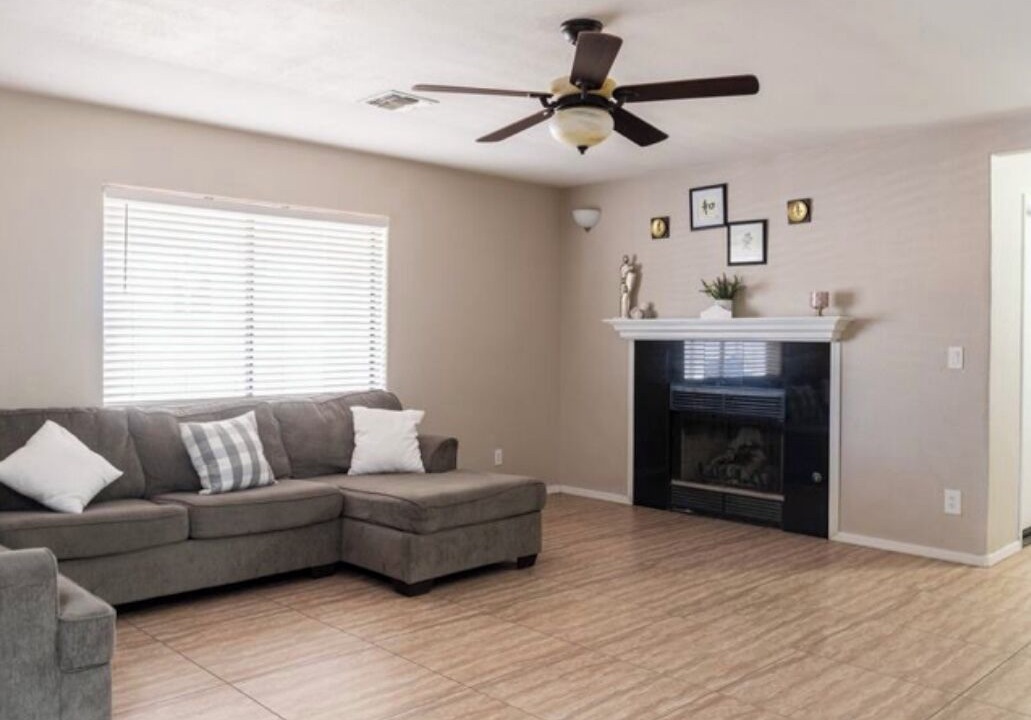 Photo of Livingroom in Bullhead City