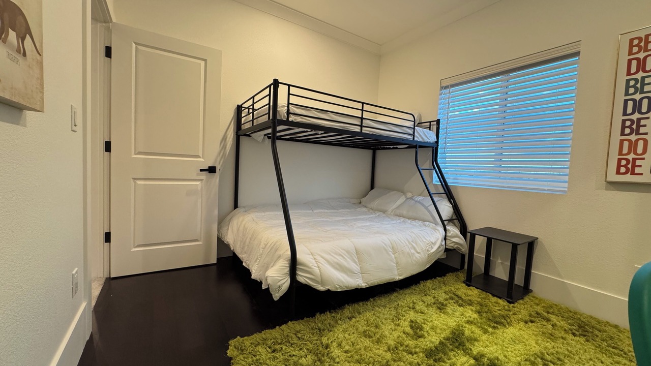Photo of Bedroom in Pittsburg