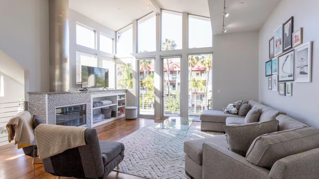 Photo of Livingroom in Coronado