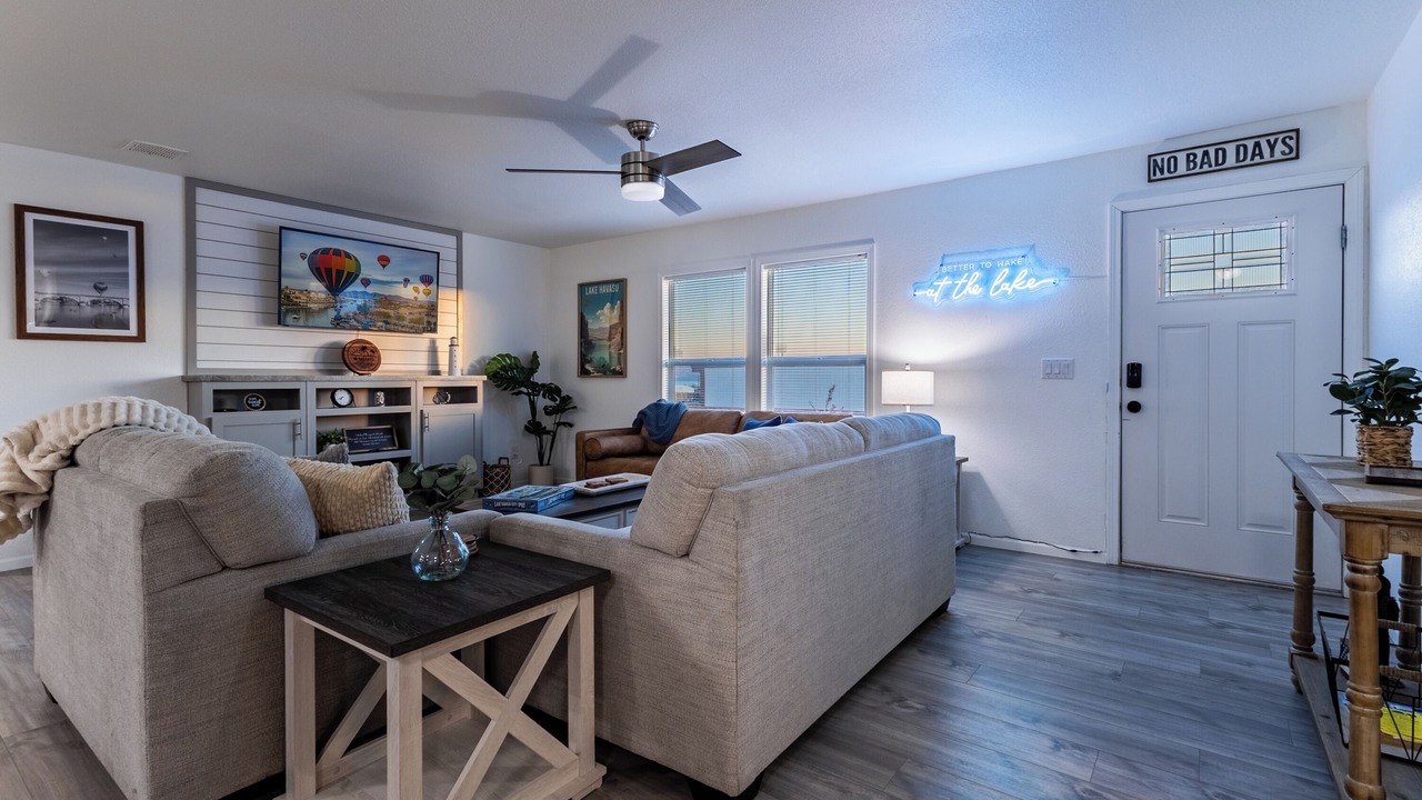Photo of Livingroom in Desert Hills