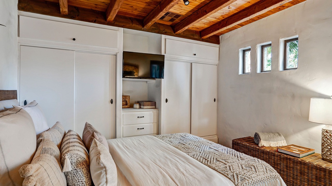 Photo of Bedroom in Magnesia Falls Cove