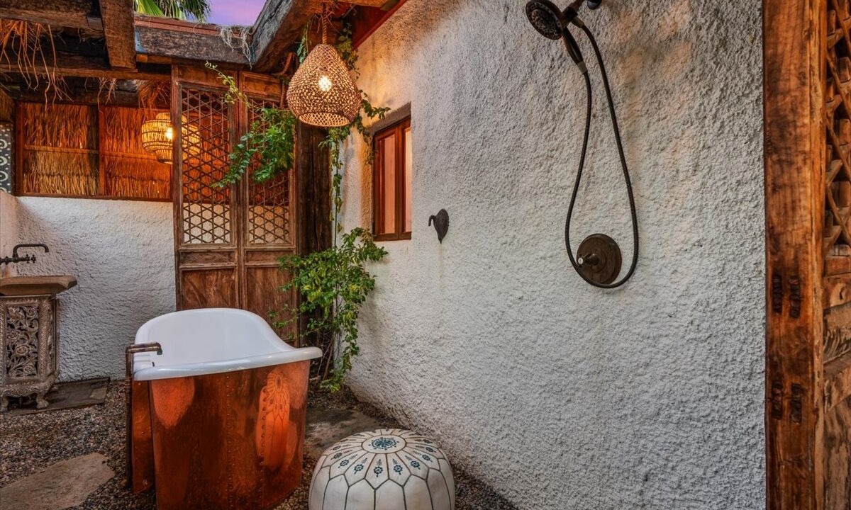 Photo of Bathroom in Magnesia Falls Cove