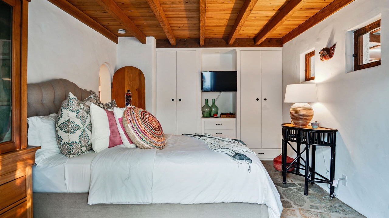 Photo of Bedroom in Magnesia Falls Cove