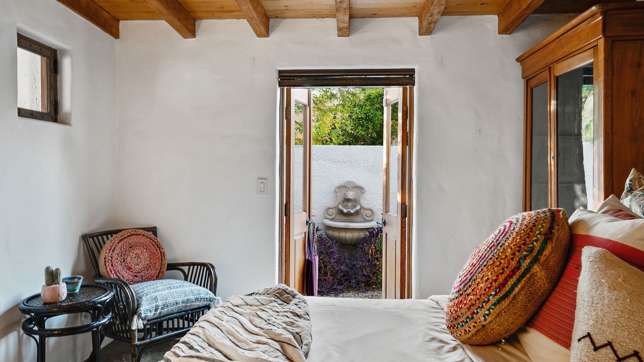 Photo of Bedroom in Magnesia Falls Cove