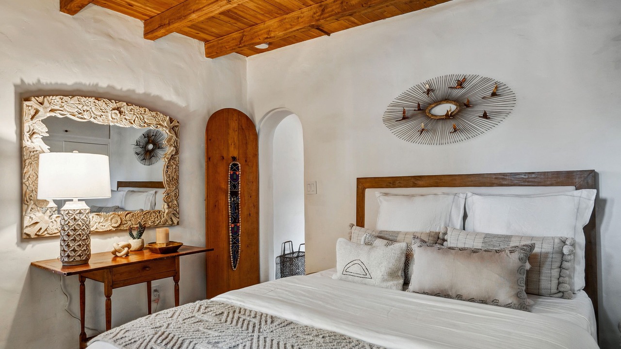 Photo of Bedroom in Magnesia Falls Cove