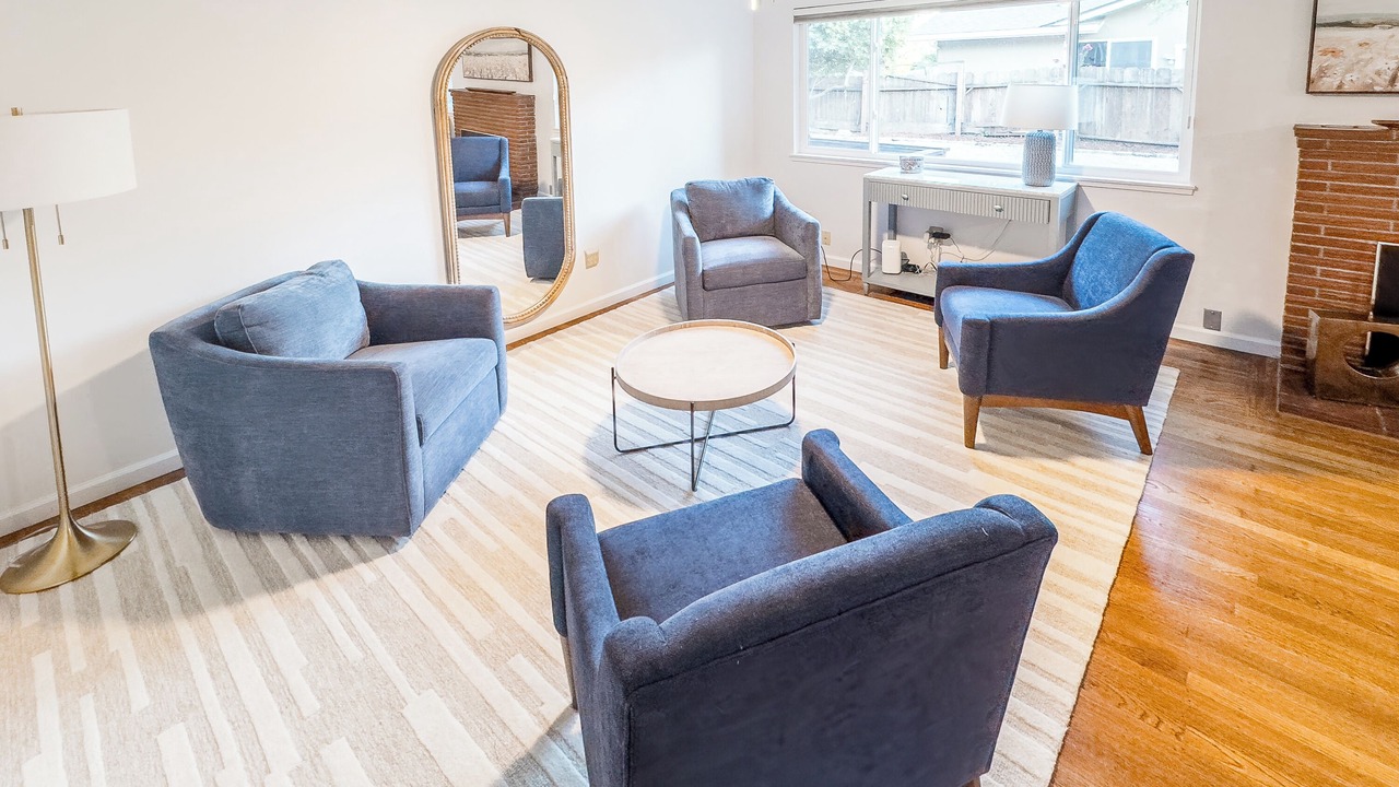 Photo of Livingroom in Central Davis