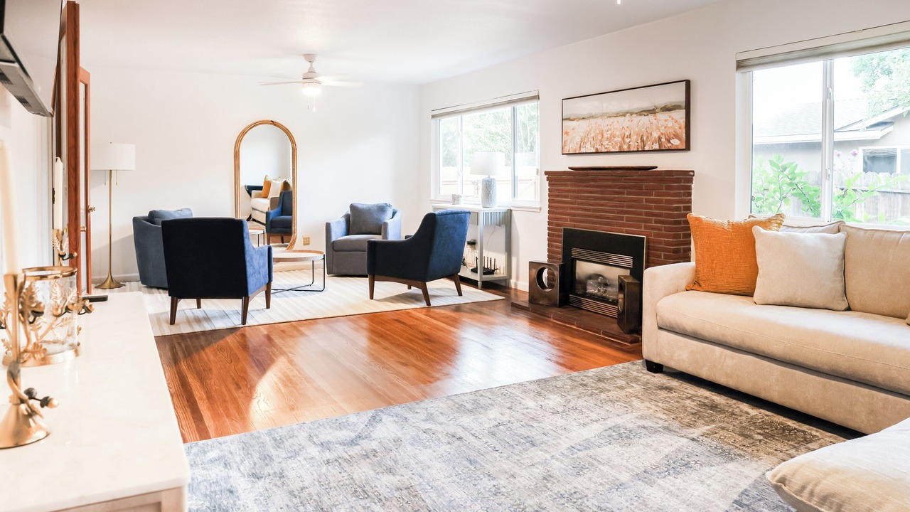 Photo of Livingroom in Central Davis