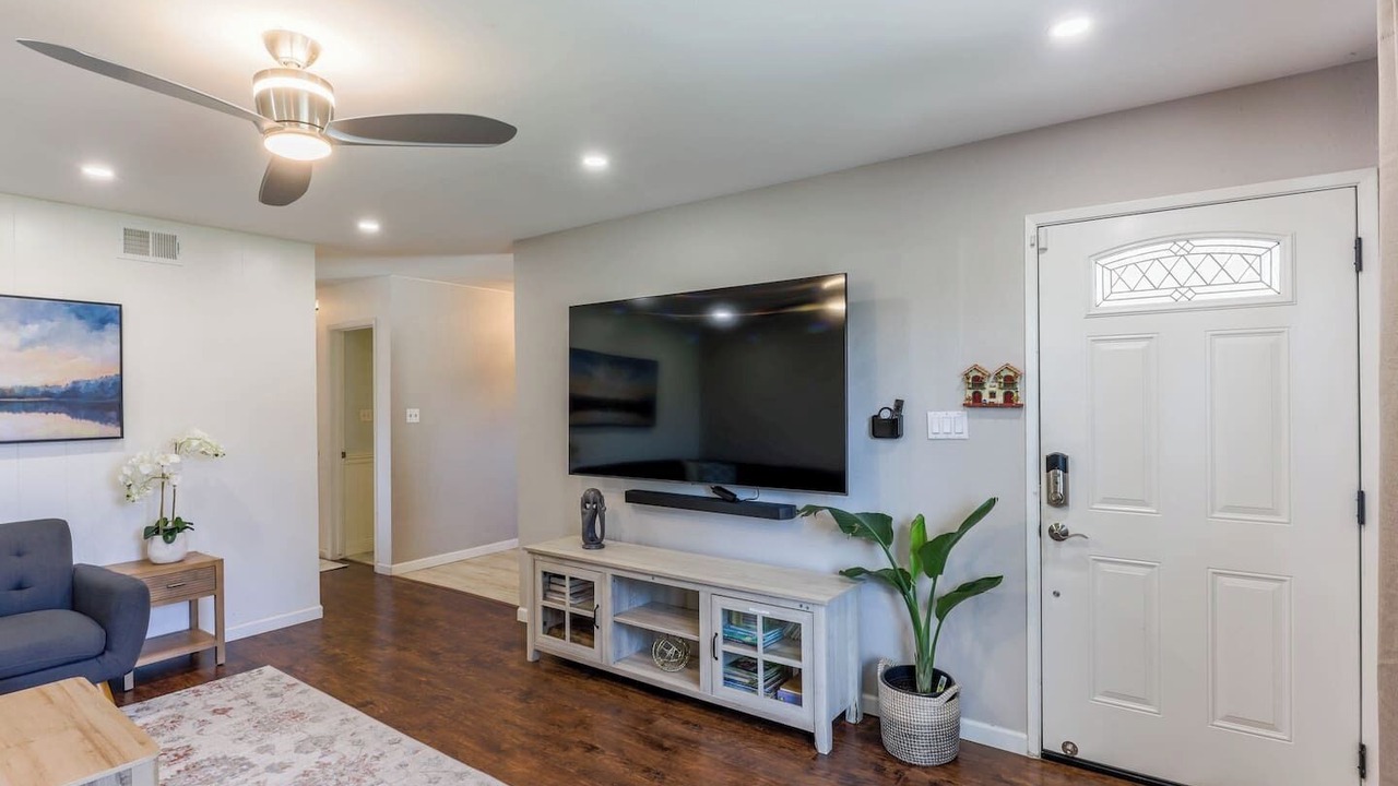 Photo of Livingroom in Fremont