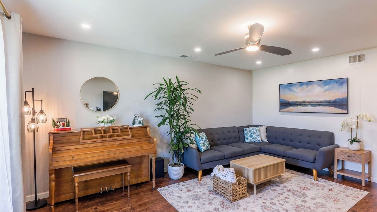 Photo of Livingroom in Fremont