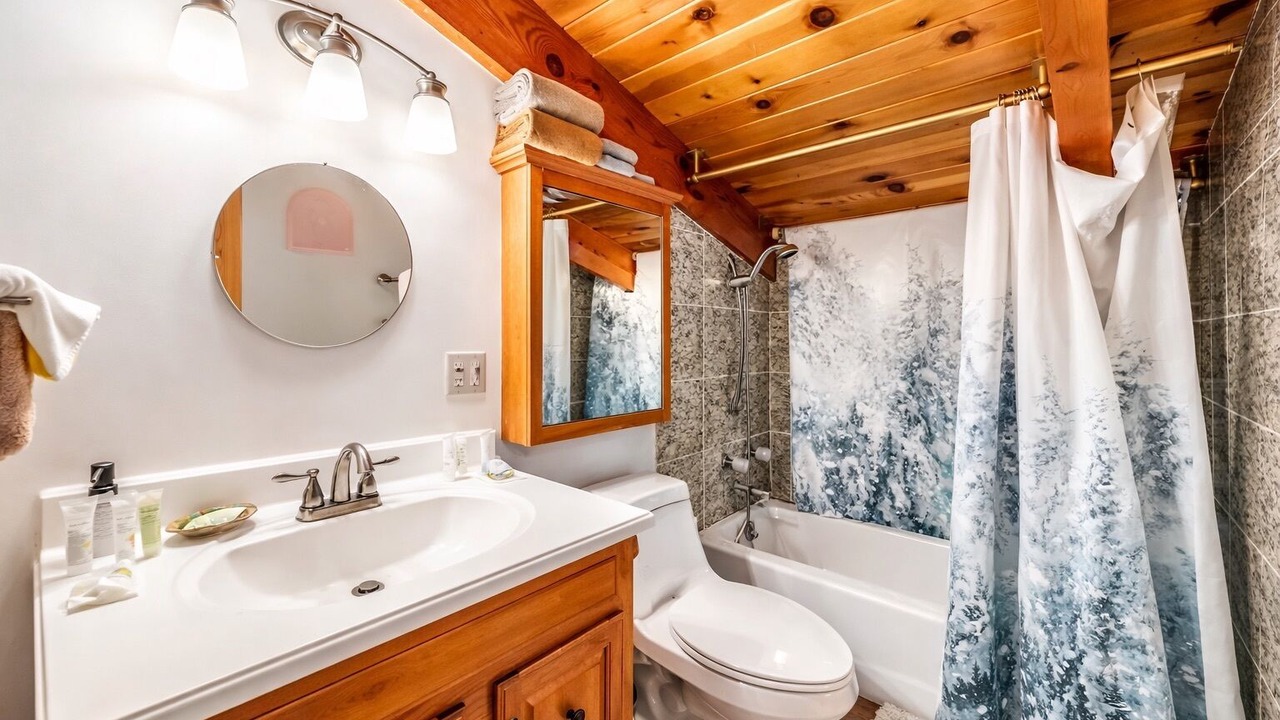 Photo of Bathroom in Fawnskin