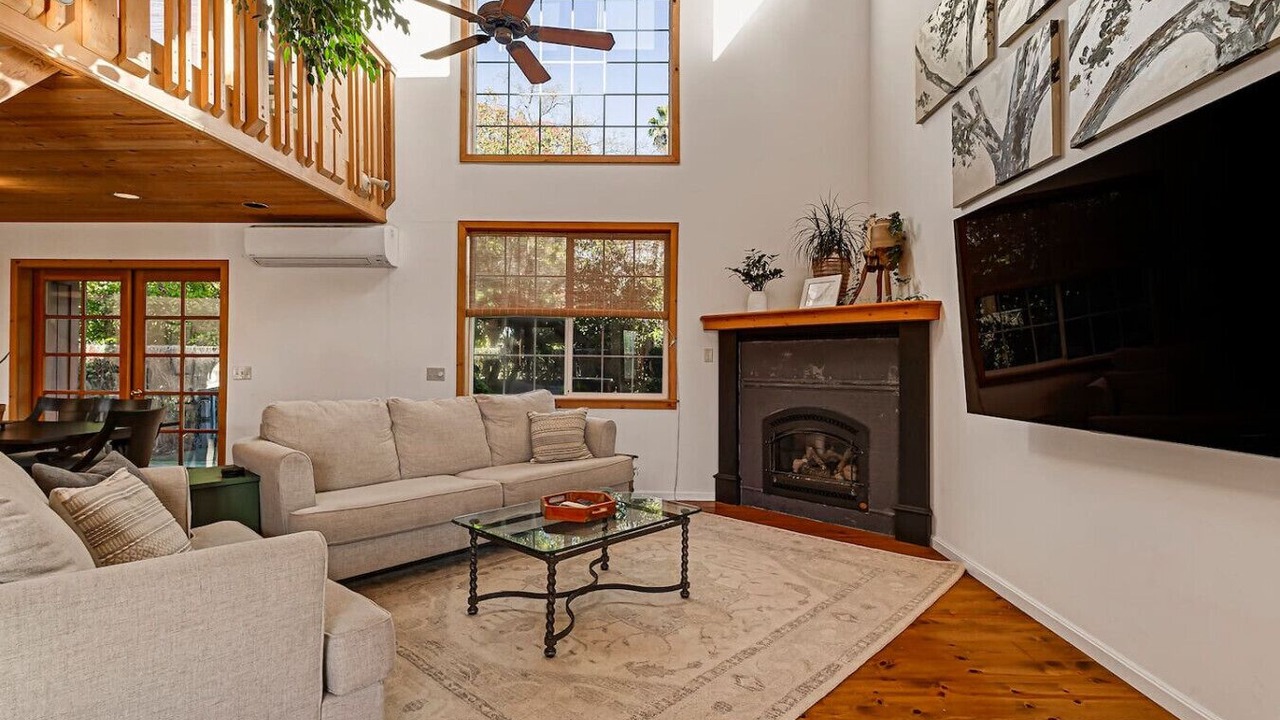 Photo of Livingroom in Chico
