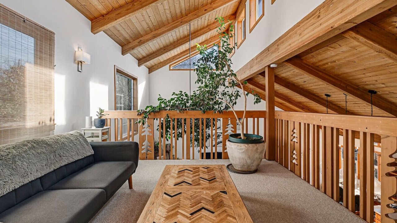 Photo of Livingroom in Chico