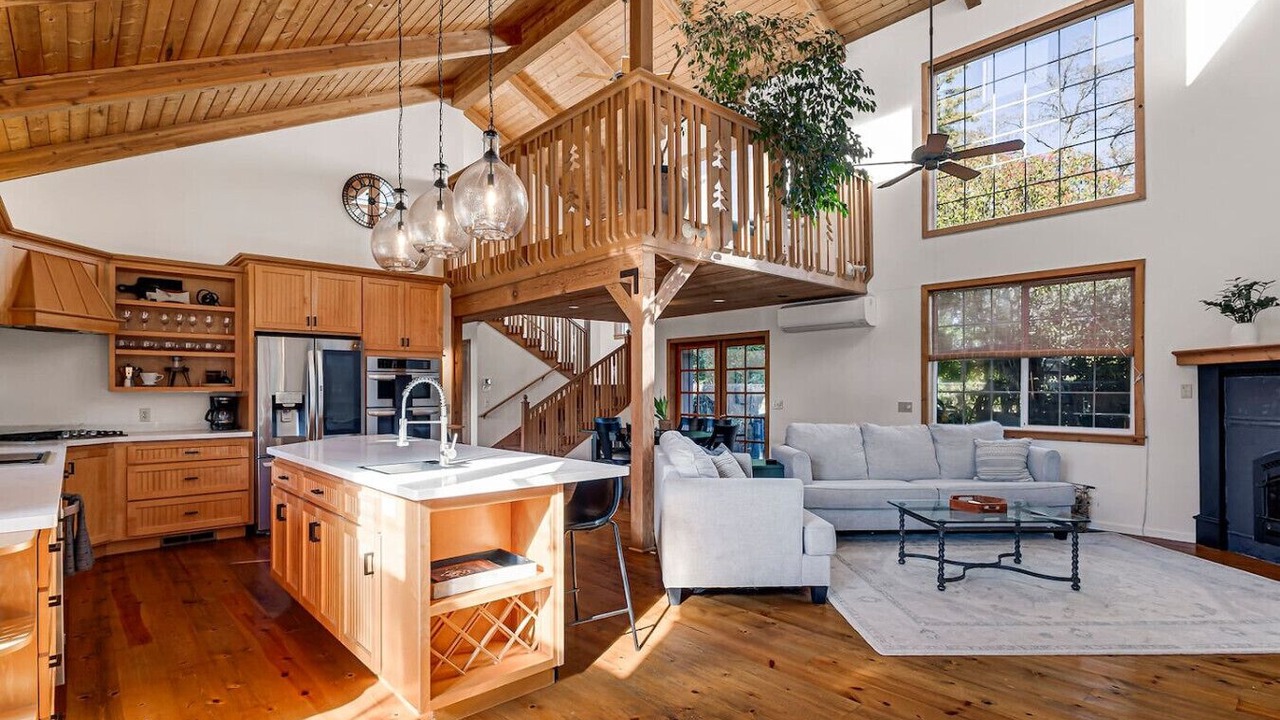 Photo of Livingroom in Chico