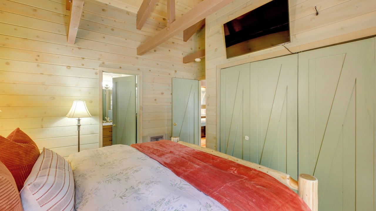 Photo of Bedroom in Lake Almanor Country Club