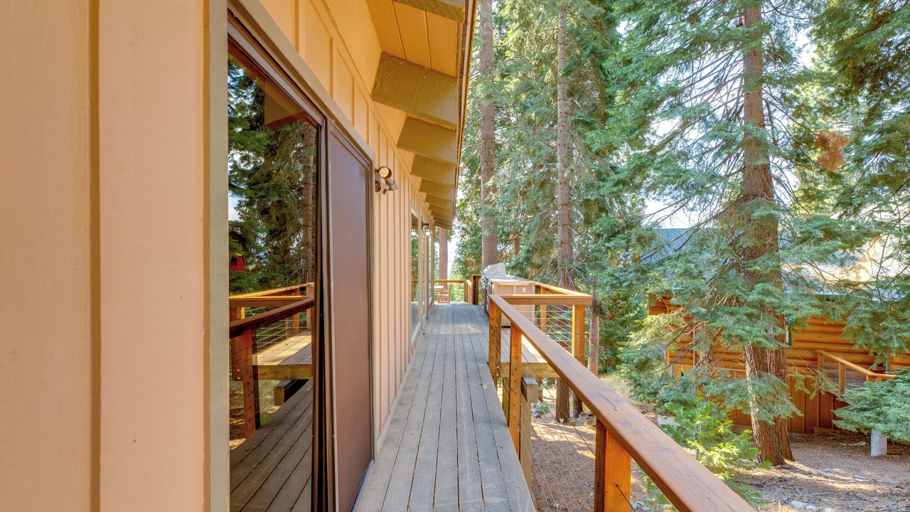 Photo of Patio Balcony in Lake Almanor Country Club