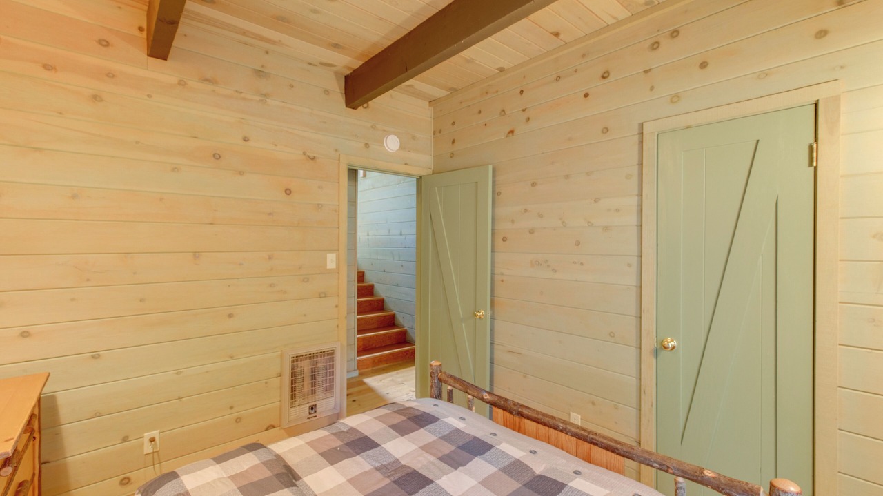 Photo of Bedroom in Lake Almanor Country Club