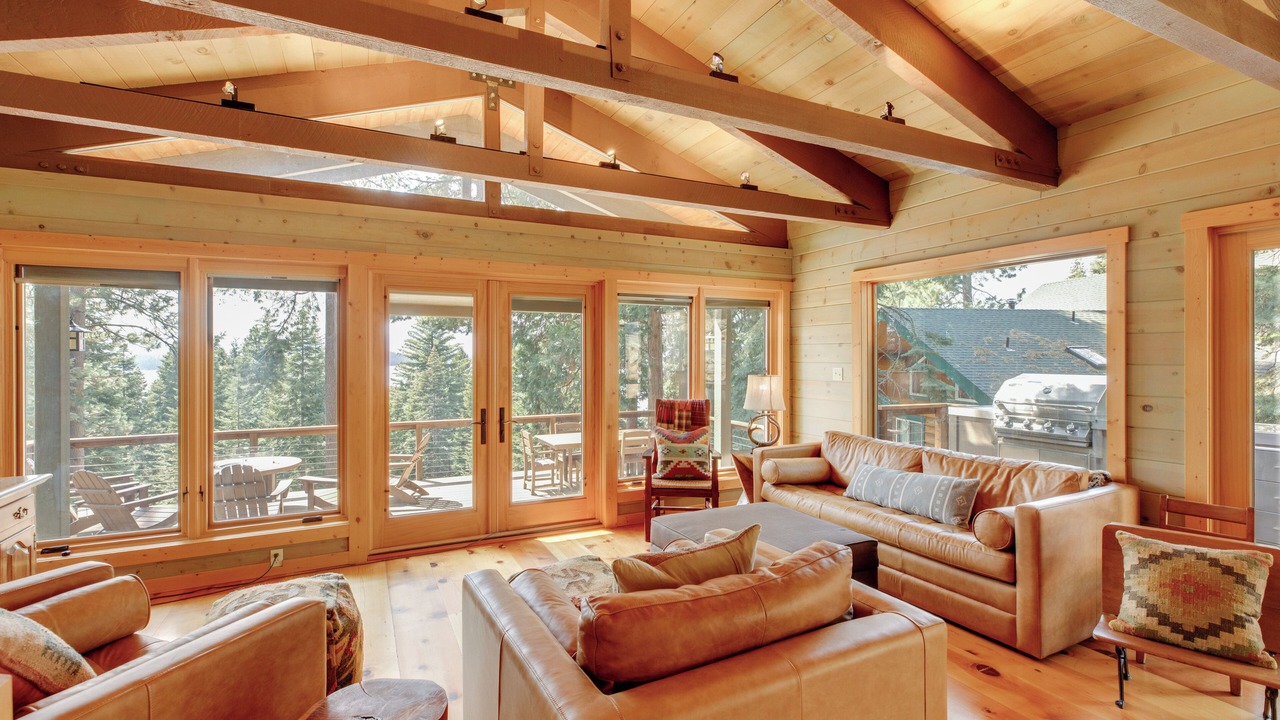 Photo of Livingroom in Lake Almanor Country Club