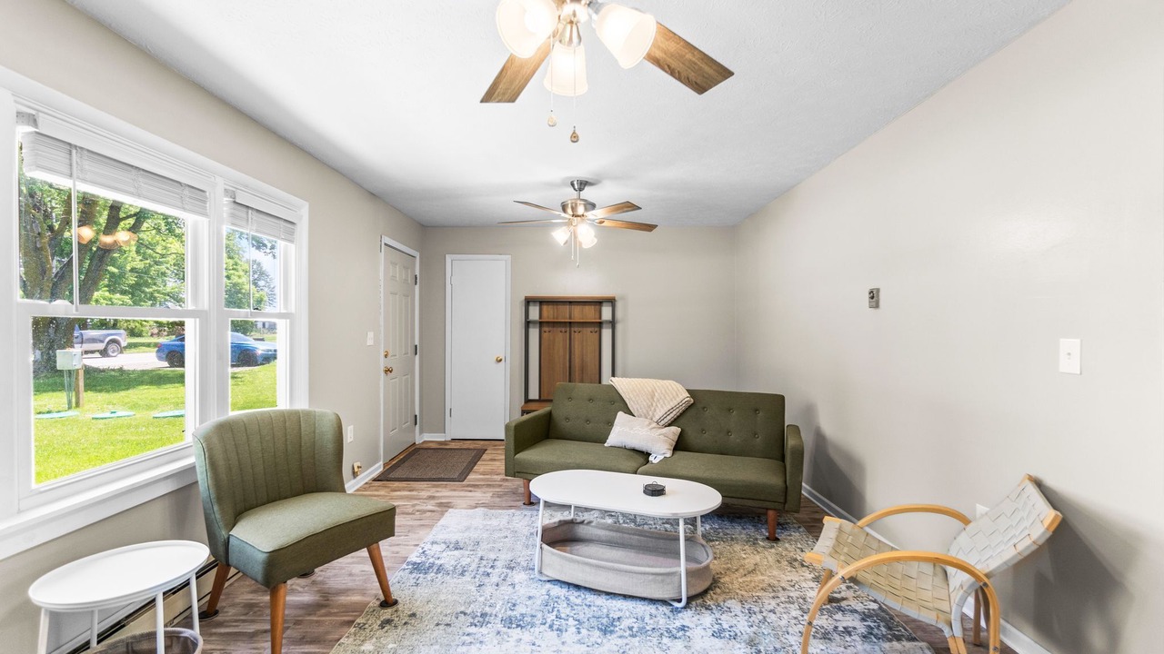 Photo of Livingroom in Raymond