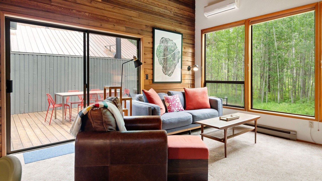 Photo of Livingroom in Black Butte Ranch