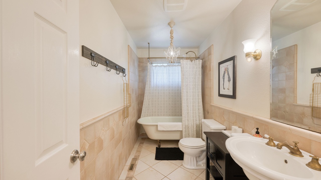Photo of Bathroom in Freestone