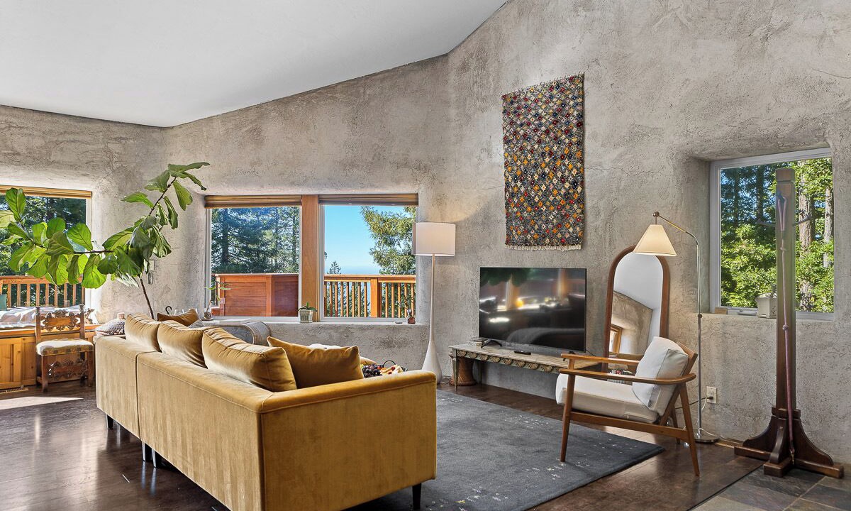 Photo of Livingroom in Gualala