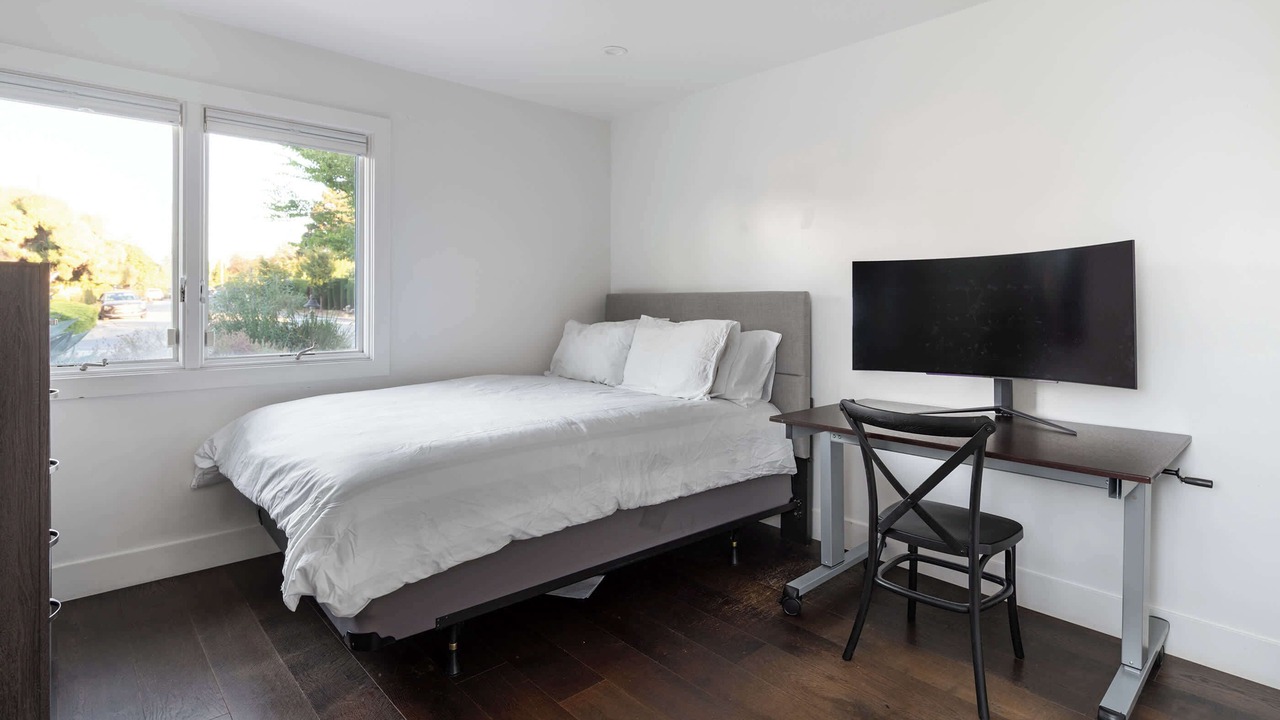 Photo of Bedroom in Saratoga