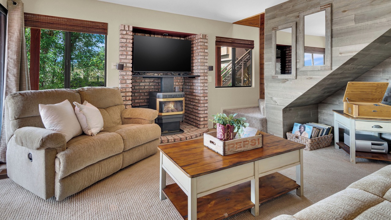 Photo of Bedroom in Oak Shores