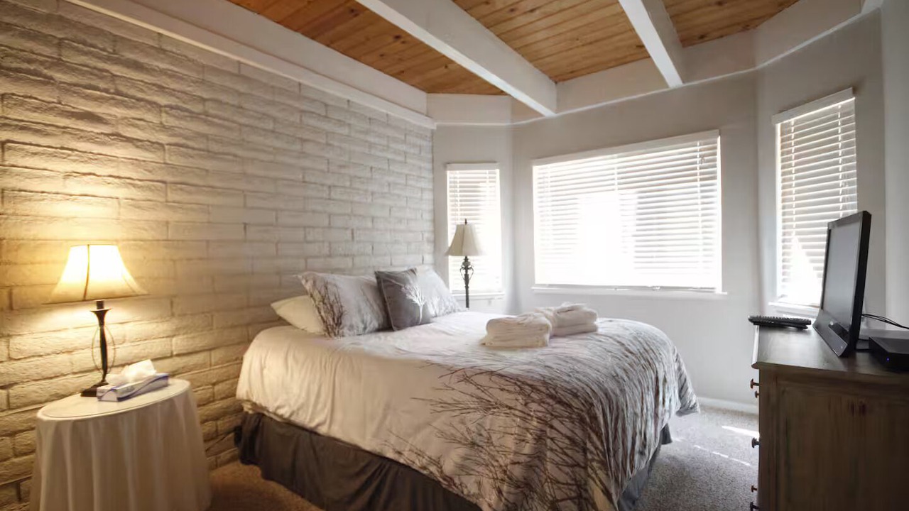 Photo of Bedroom in Tahoe Keys