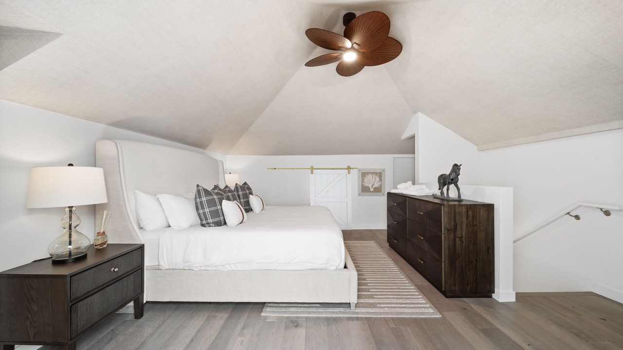 Photo of Bedroom in Village of La Jolla