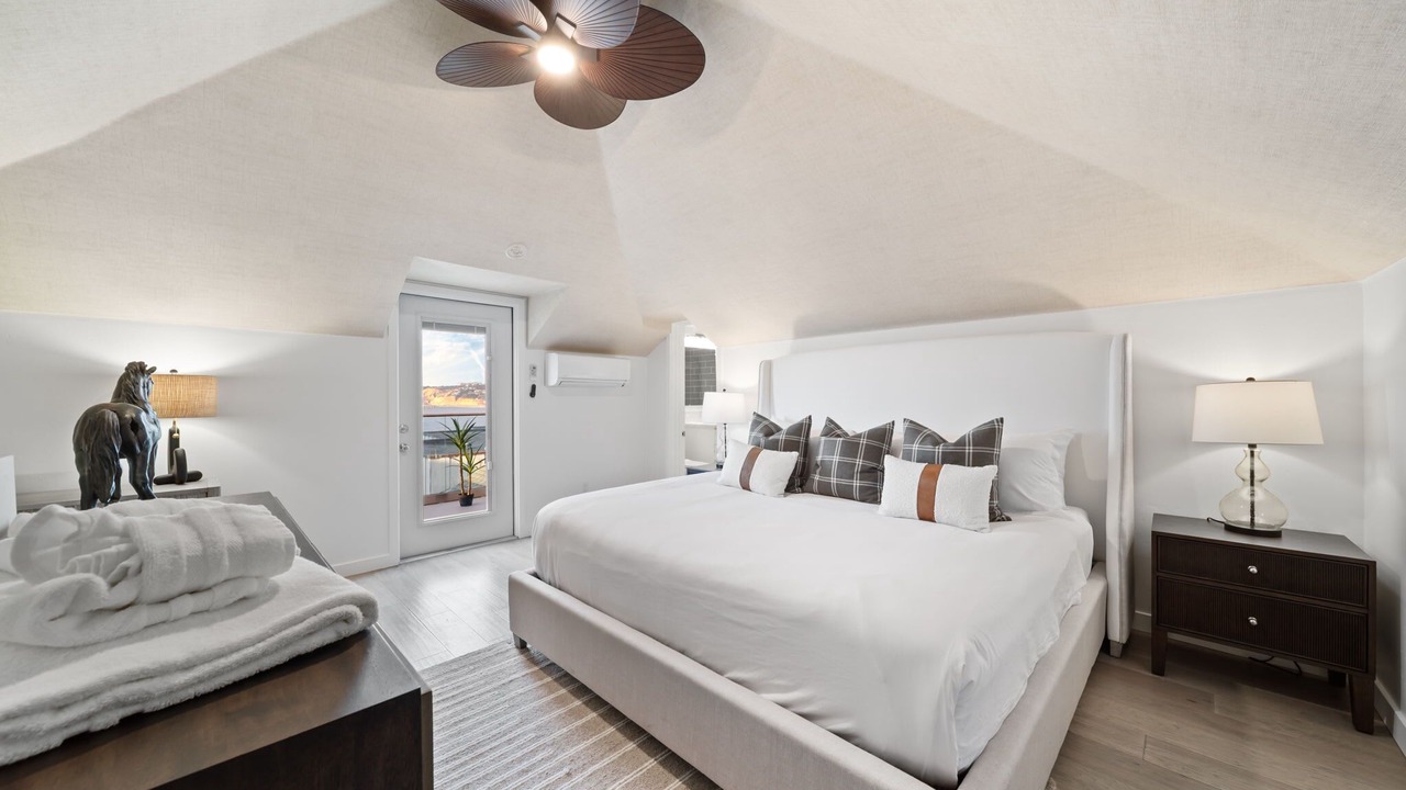 Photo of Bedroom in Village of La Jolla