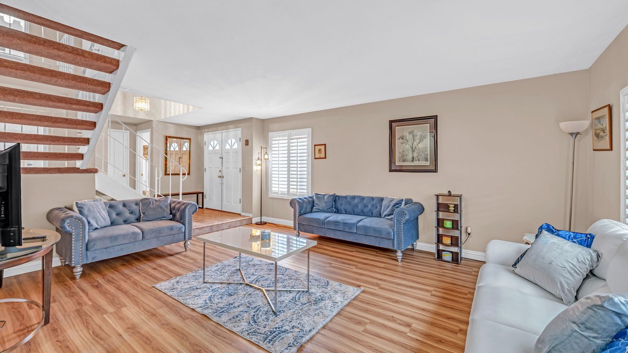 Photo of Livingroom in Southeast Anaheim