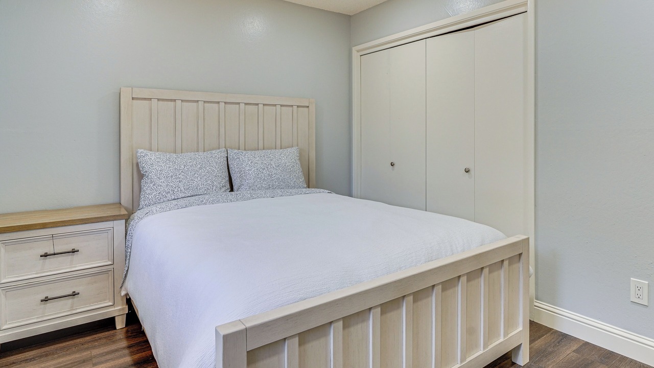 Photo of Bedroom in North Fremont Street