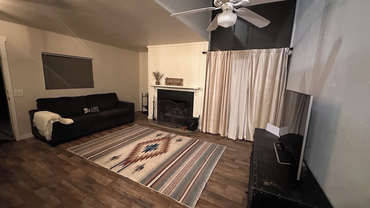 Photo of Livingroom in Oak Shores