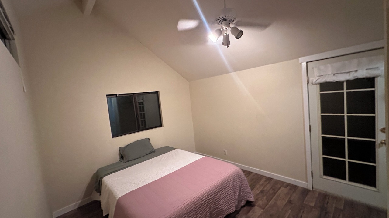 Photo of Bedroom in Oak Shores