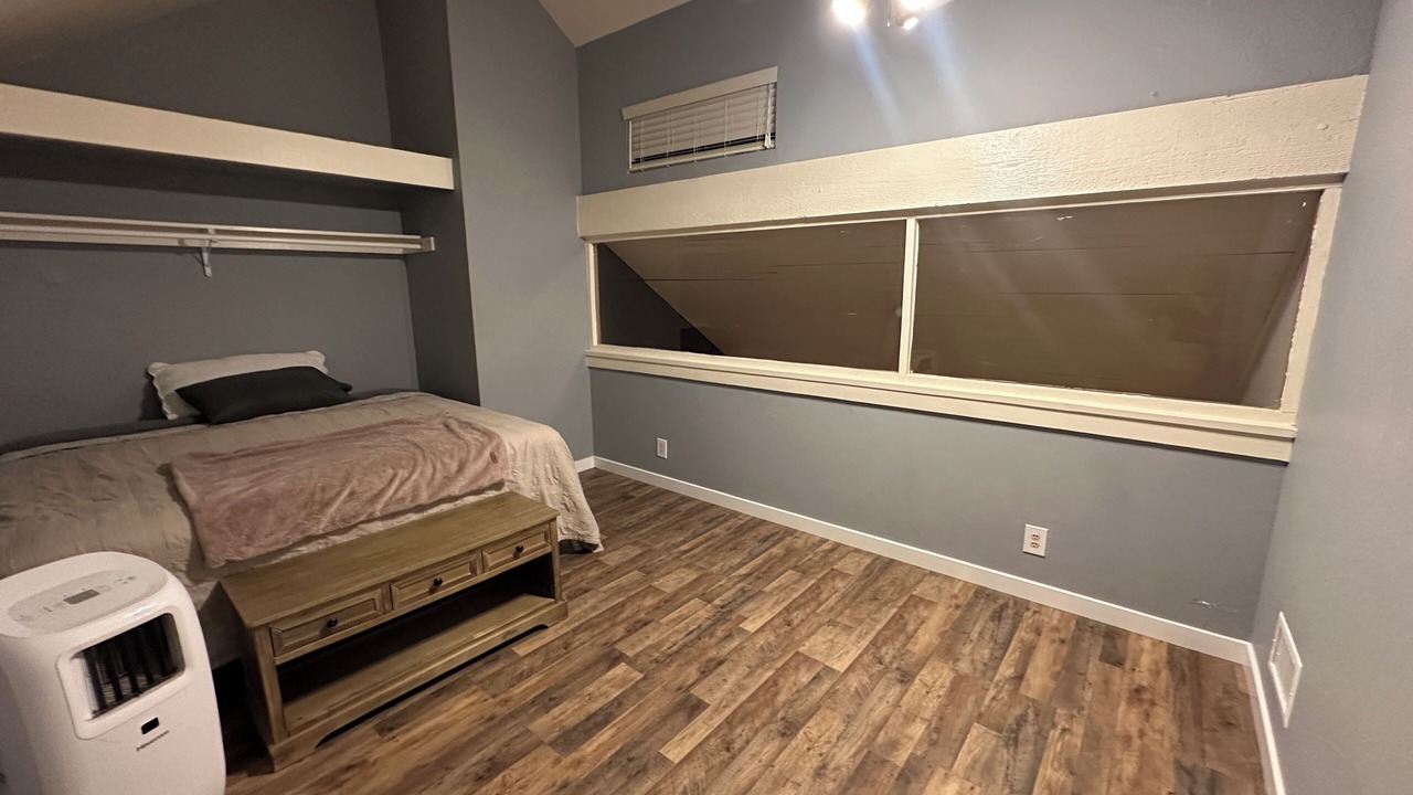 Photo of Bedroom in Oak Shores