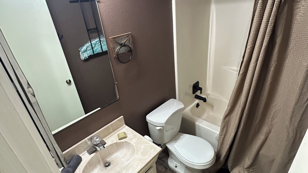 Photo of Bathroom in Oak Shores