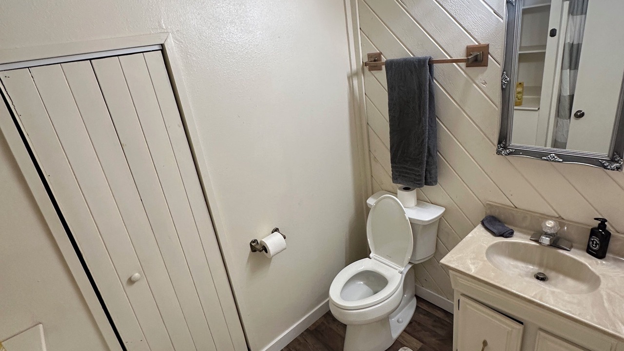 Photo of Bathroom in Oak Shores