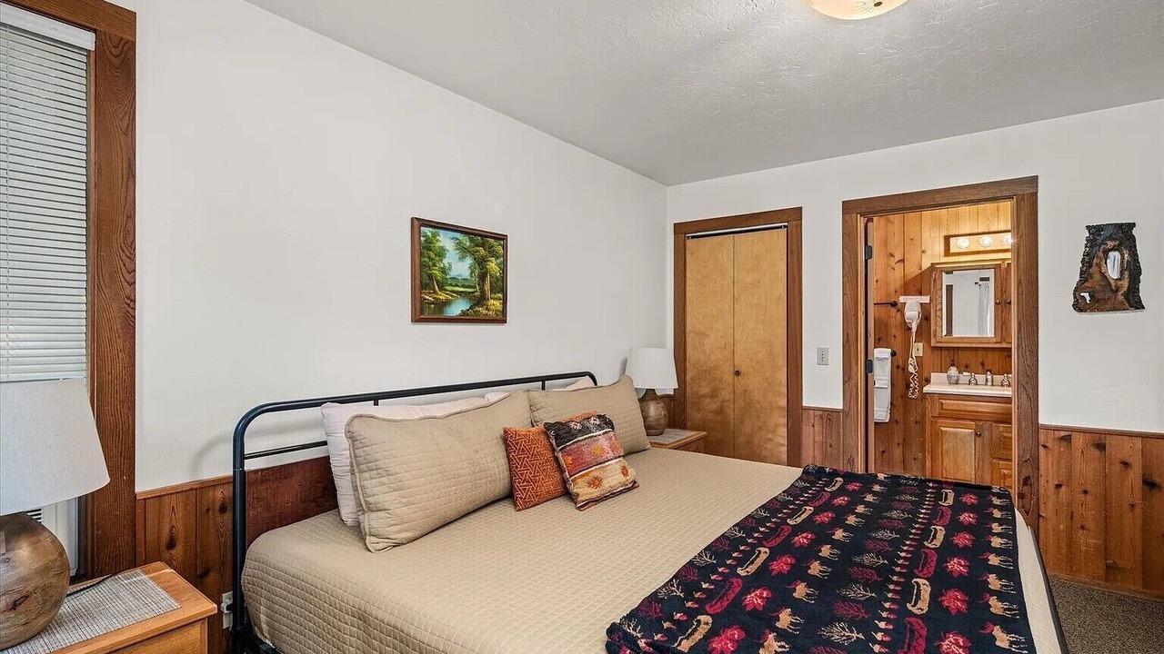 Photo of Bedroom in Blue River