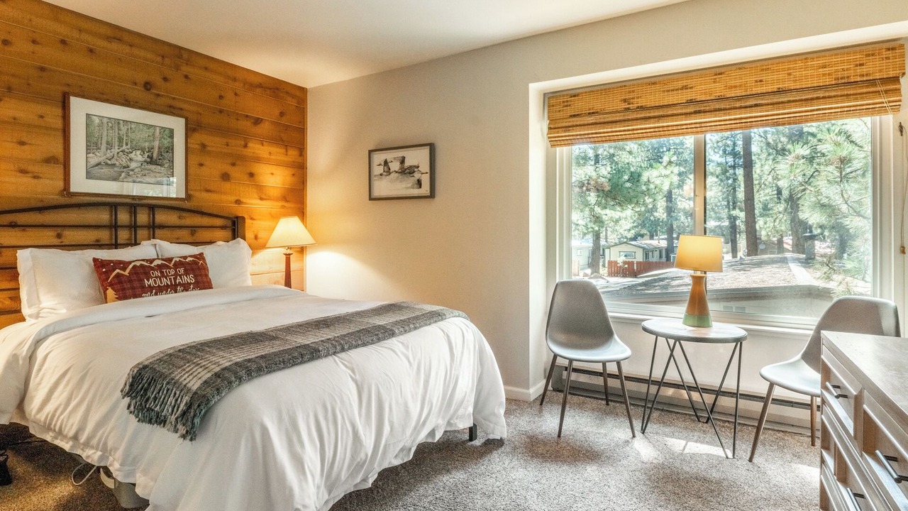 Photo of Bedroom in Mammoth Lakes