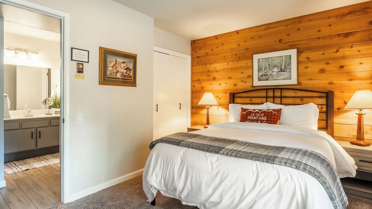 Photo of Bedroom in Mammoth Lakes