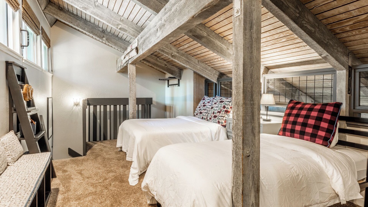 Photo of Bedroom in Mammoth Lakes