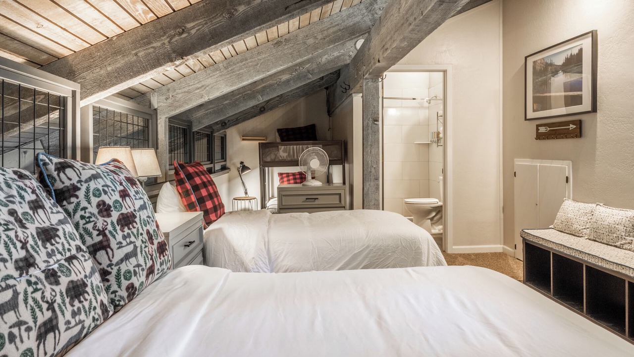 Photo of Bedroom in Mammoth Lakes