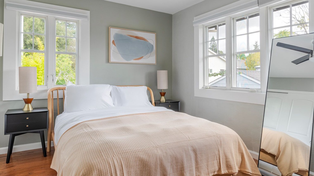 Photo of Bedroom in Downtown North